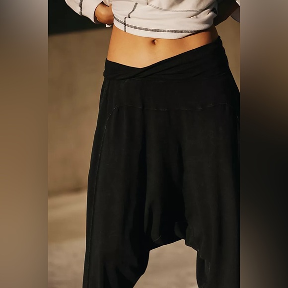 Free People Movement Hot Shot Harem Pants NWT Washed Black Size S - Picture 9 of 11